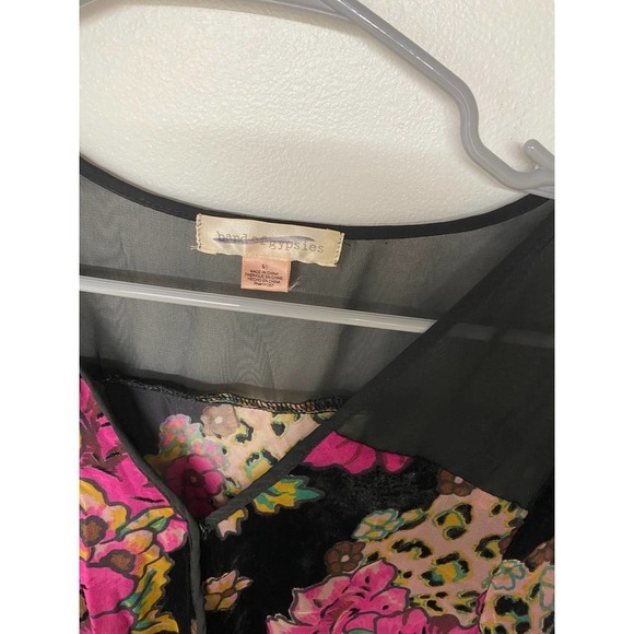 Band of Gypsies Floral Romper - Picture 4 of 7